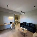 公寓 Modern Living Kefalonia *