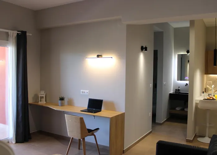 Modern Living Kefalonia Lakíthra