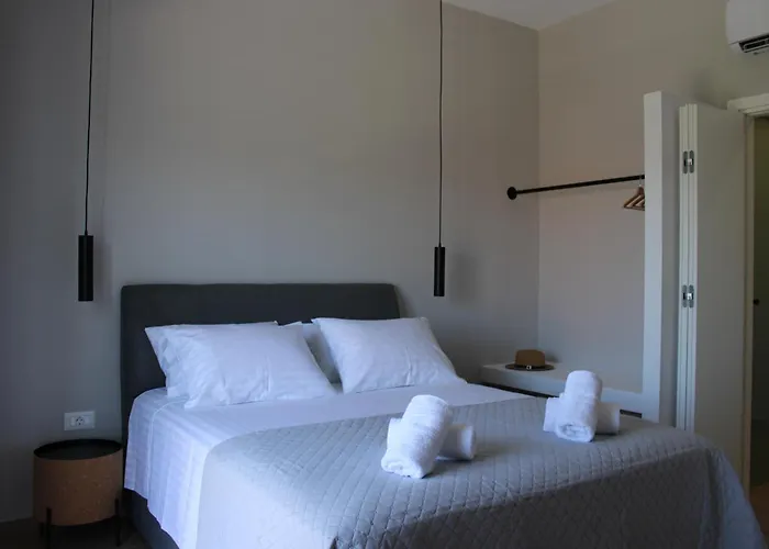 Modern Living Kefalonia Lakíthra